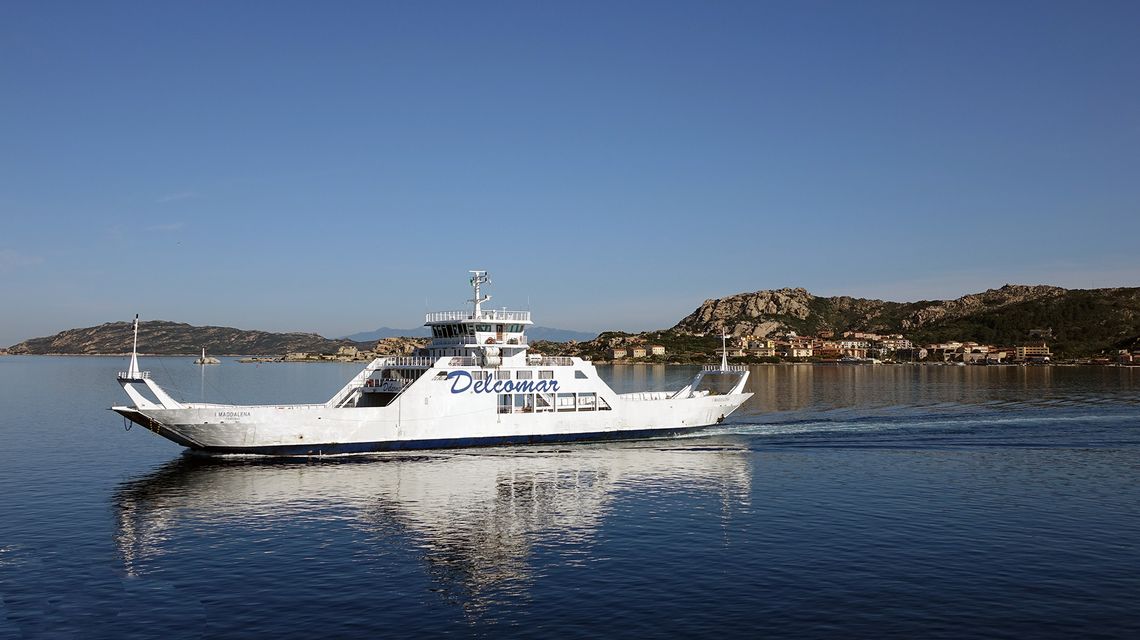 Traghetto Delcomar Palau La Maddalena