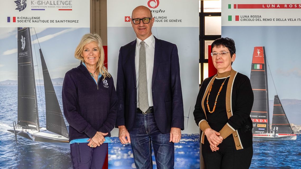 L'assessore del Turismo, Franco Cuccureddu con Leslie Ryan, Event Director della Louis Vuitton 38.ma America's Cup e la DG di Sardegna Ricerche, Carmen Atzori